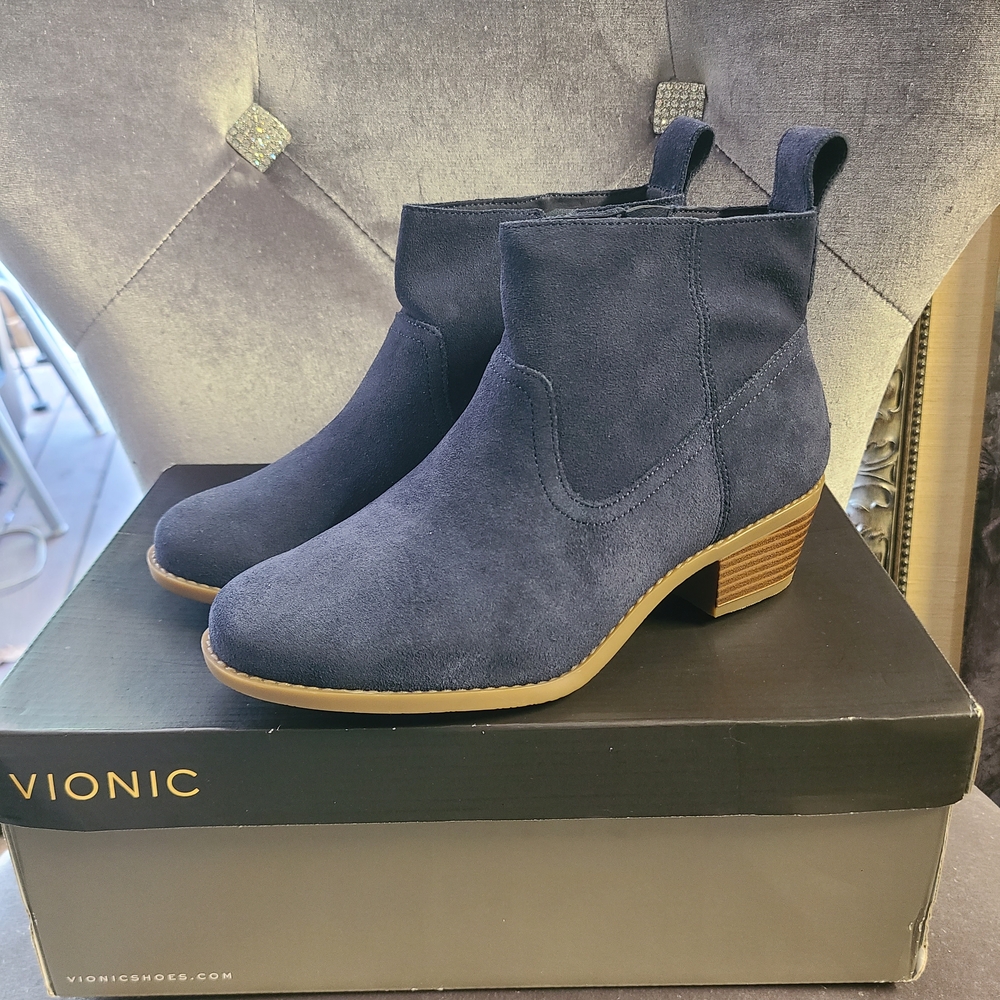 Vionic Women's Navy Ankle Boots